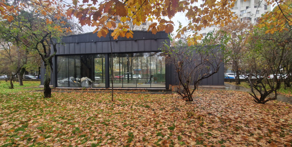 De 4 ani, o clădire goală se ridică în Parcul Circului. De ce e nefolosită și de ce să fim cu ochii pe ea De 4 ani, o clădire goală se ridică în Parcul Circului. De ce e nefolosită și de ce să fim cu ochii pe ea