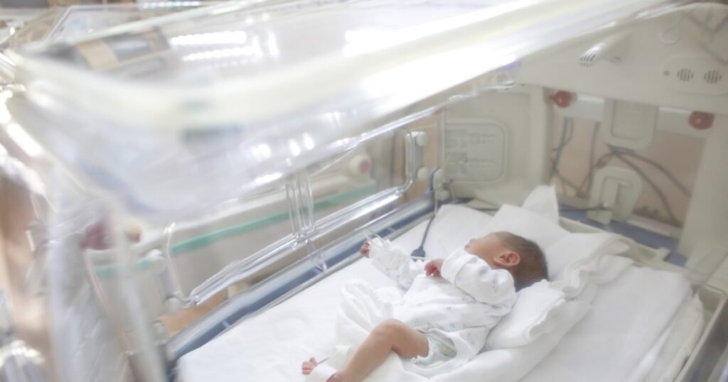 Vom avea un registru național al prematurilor. România a luat doar jumătate din incubatoarele prevăzute prin PNRR