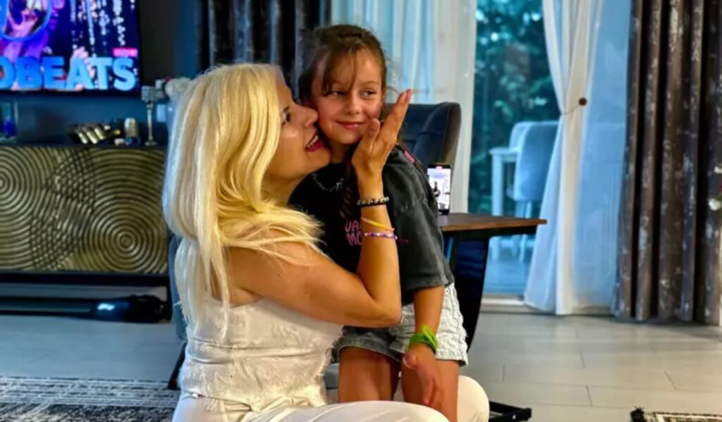 „Dorința mea cea mai mare a fost ascultată și împlinită de Dumnezeu” Imagini cu Elena Udrea și fiica ei în vacanță. Ce destinație din Italia au ales: „Dorința mea cea mai mare a fost ascultată și împlinită de Dumnezeu”