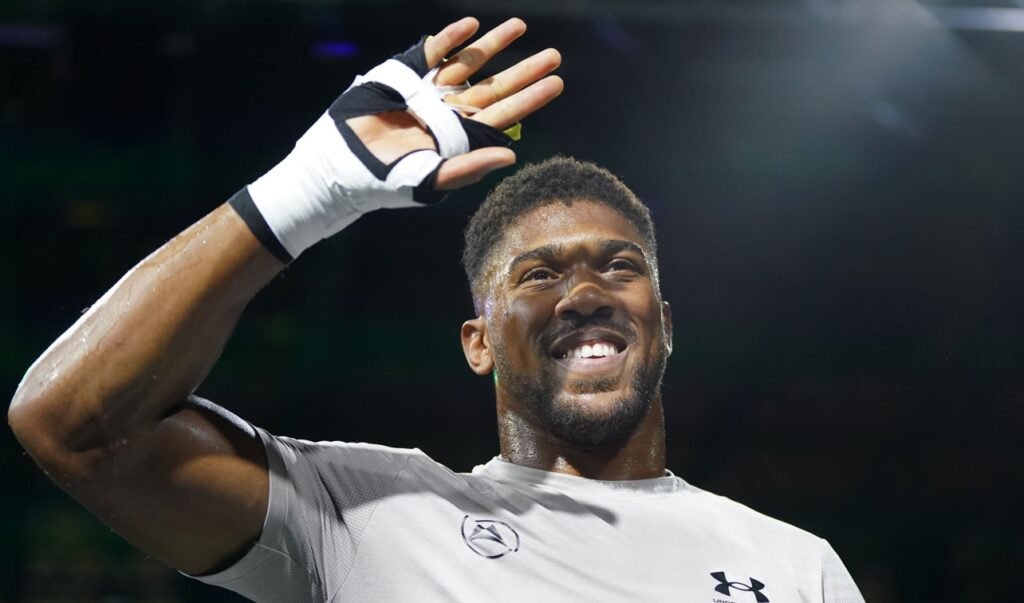 Anthony Joshua l-a făcut KO pe Jake Paul