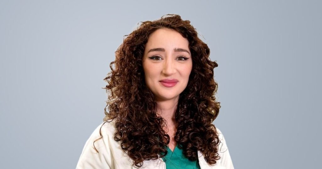 Dr. Roxana Brătescu, MedLife: „Încerc să tratez pacienta ca pe un om, nu ca pe un număr!”