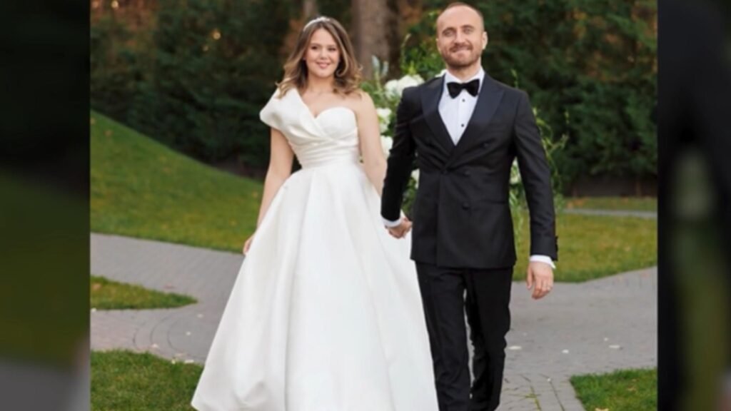 Judecătorul de la vârful guvernului care a semnat petiția, căsătorit cu consiliera lui Ilie Bolojan