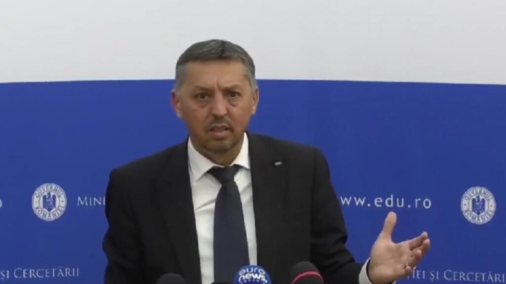 Ministrul Educației: Cumulul pensie - salariu plătit din fonduri publice nu este interzis în educație și cercetare