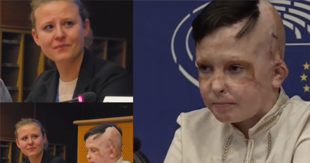 O interpretă a izbucnit în lacrimi în timpul mărturiei unui băiat ucrainean în Parlamentul UE O interpretă a izbucnit în lacrimi în timpul mărturiei unui băiat ucrainean în Parlamentul UE