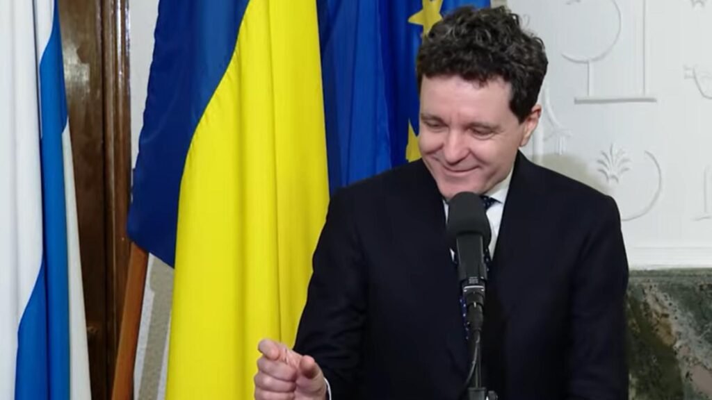 Șeful statului a plecat din țară îniantea moțiunilor