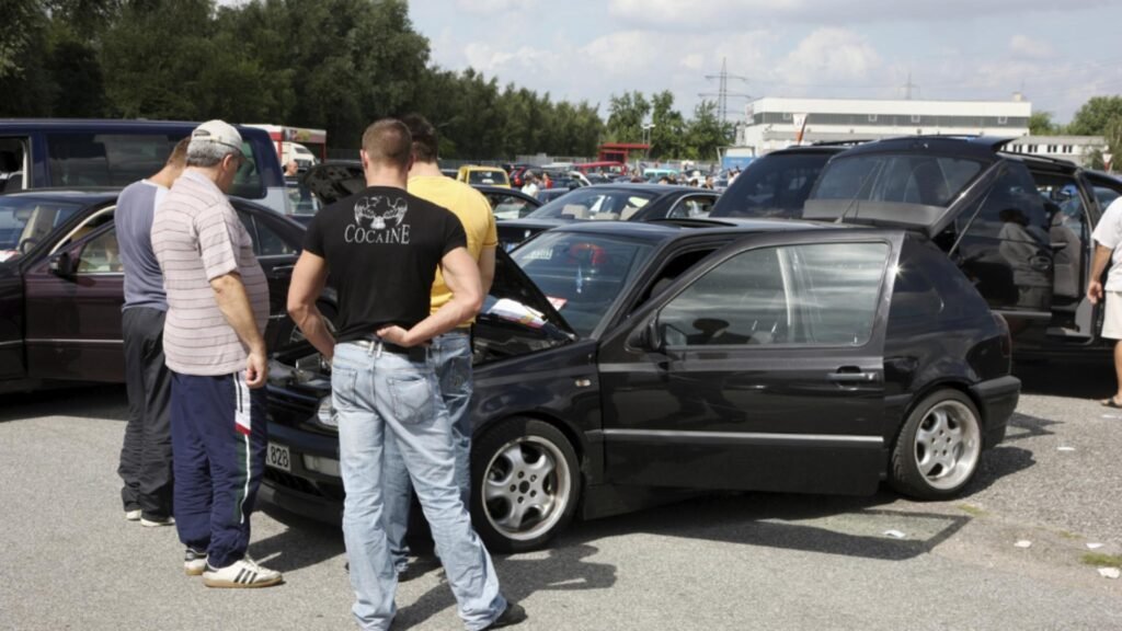 Peste 330.000 de vehicule uzate au fost puse în circulație în România în 2025. Foto/Profimedia