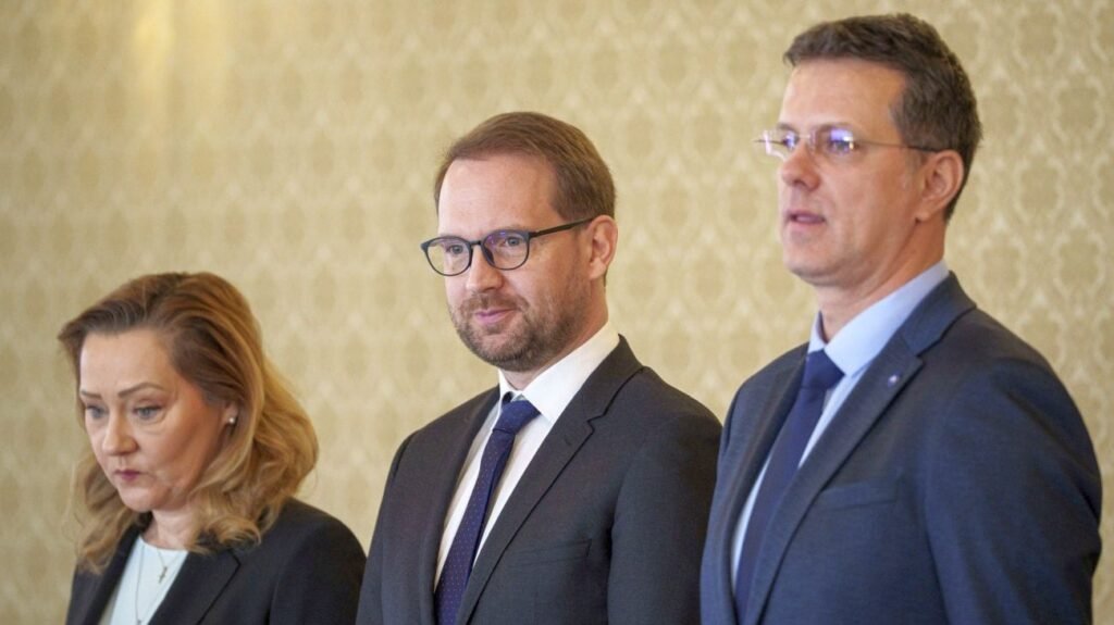 Elena Lasconi nu l-a iertat pe Ionuţ Moşteanu, care a forțat-o să plece de la șefia USR: „Să demisioneze şi din partid. Dar, dacă mai e de folos serviciilor sau sistemului, va rămâne”