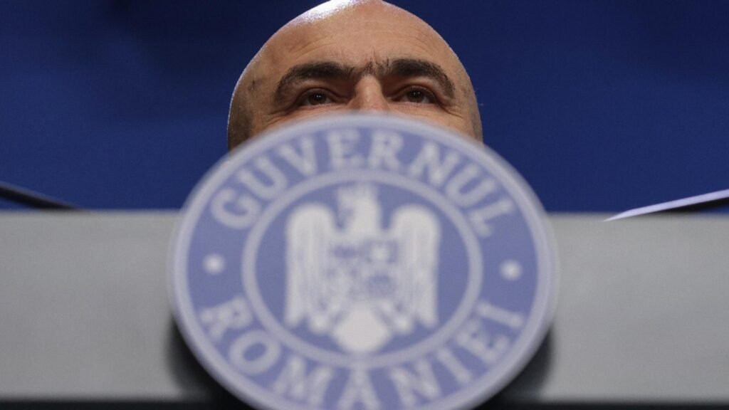 Bolojan se lovește de neconstituționalitatea legilor pe care le dă. Foto/Inquam