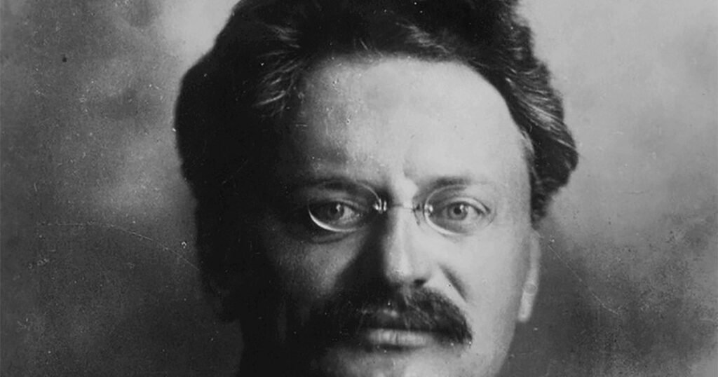 Evreul rus care visa să transforme lumea într-un paradis comunist. A fost creatorul Armatei Roșii