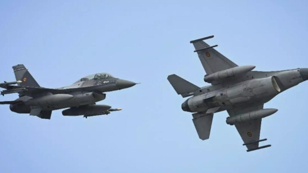 Grup de drone rusești detectate la 10 kilometri de granița României. MApN a pregătit de decolare două F-16. Mesaj RO-Alert pentru locuitorii din nordul judeţului Tulcea Grup de drone rusești detectate la 10 kilometri de granița României.