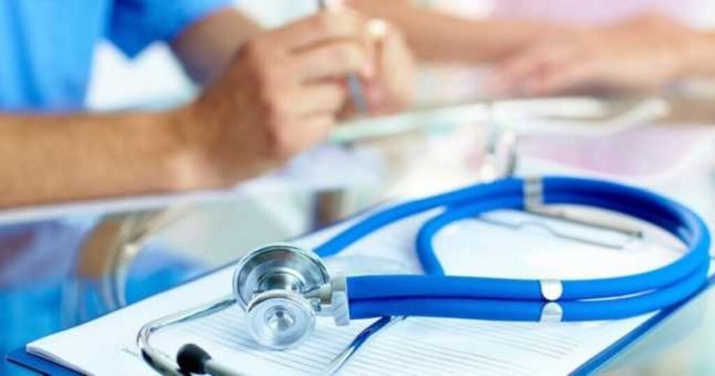 Guvernul schimbă modul de finanțare a medicilor de familie: plata per serviciu medical crește de la 1 ianuarie 2026