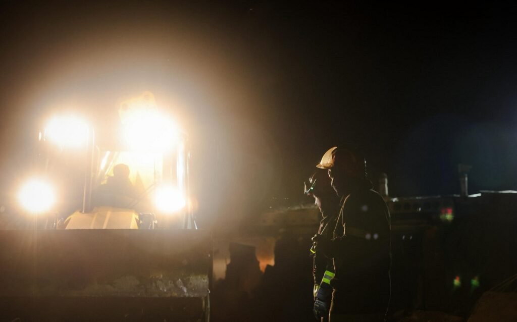 Ziua 1417 Fără curent, apă, căldură și transport public la Kiev. Incendiu la un depozit de petrol din Volgograd. Trump le vinde rușilor petrolul Venezuelei