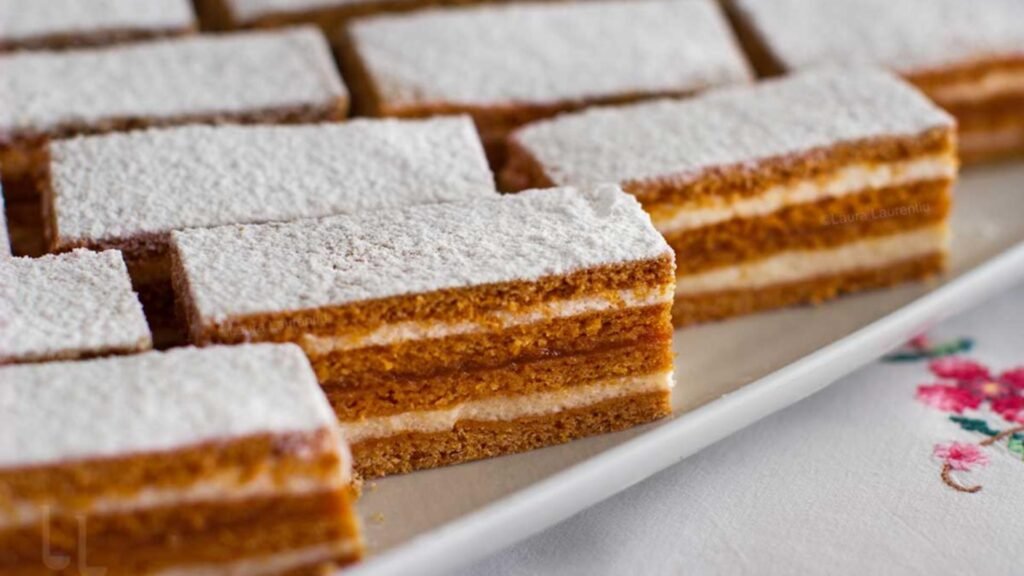 Albinița, desertul uitat de români, redescoperit de turiștii străini: o prăjitură simplă, dar cu gust memorabil