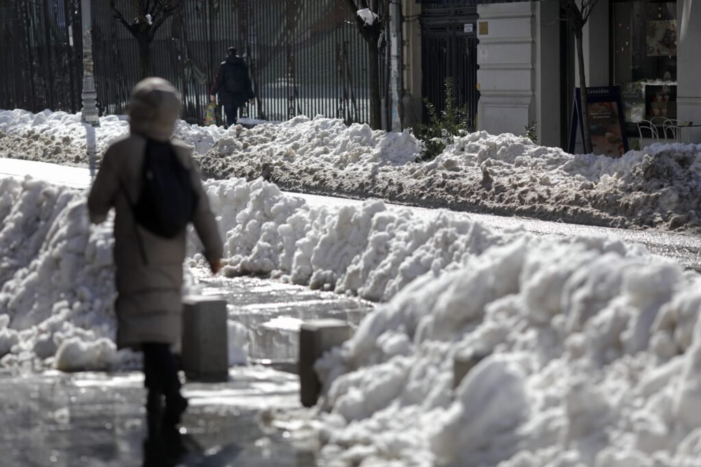 Bucureștiul, la un pas de recordul istoric de precipitații în februarie: 110,9 l/mp, de trei ori peste normal Bucureștiul, la un pas de recordul istoric de precipitații în februarie: 110,9 l/mp, de trei ori peste normal