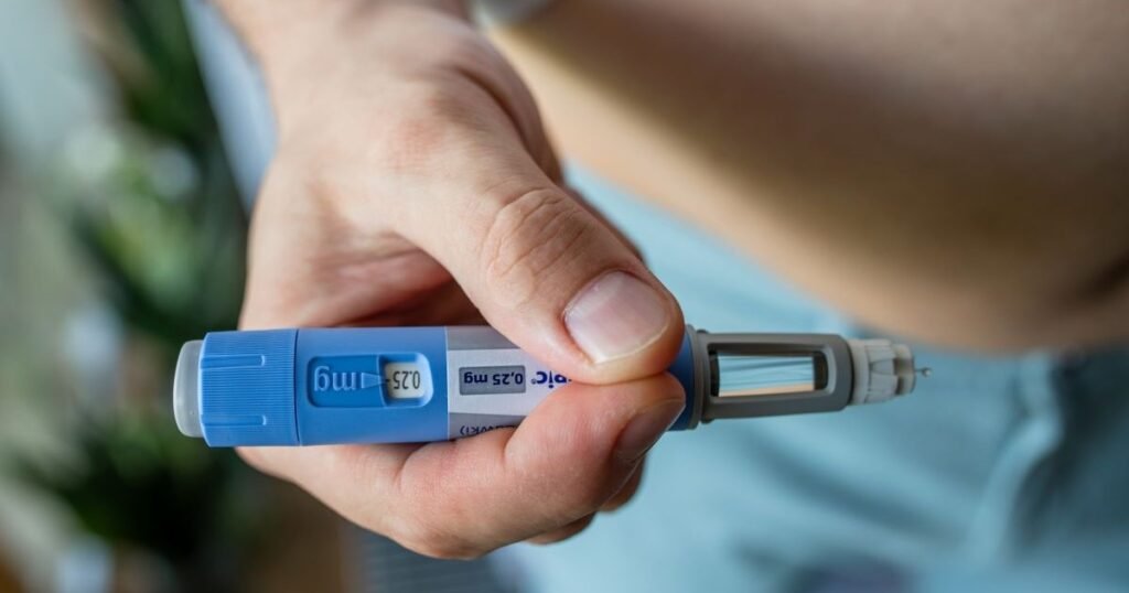 Injecțiile pentru slăbit și diabet pot provoca pierderea bruscă a vederii, avertizează experții din Marea Britanie Injecțiile pentru slăbit și diabet pot provoca pierderea bruscă a vederii, avertizează experții din Marea Britanie