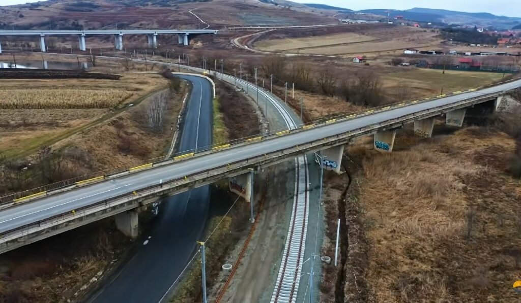 Primul lot al magistralei Cluj-Napoca – Oradea s-ar putea deschide în 2026: „Hai la Cluj… cu trenul” Cluj-Napoca - Aghiresu, primul lot al magistralei Cluj-Napoca – Oradea, s-ar putea deschide în 2026