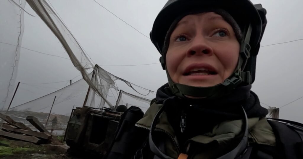 Soldații ucraineni încearcă să mențină linia de apărare pe o autostradă lovită de drone din regiunea Donețk