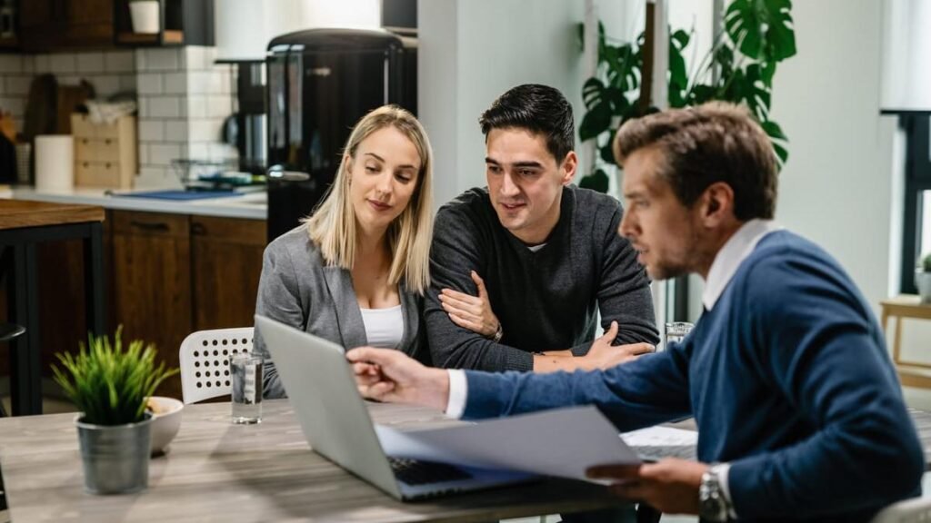 Cum te ajută un broker să înțelegi ofertele băncilor