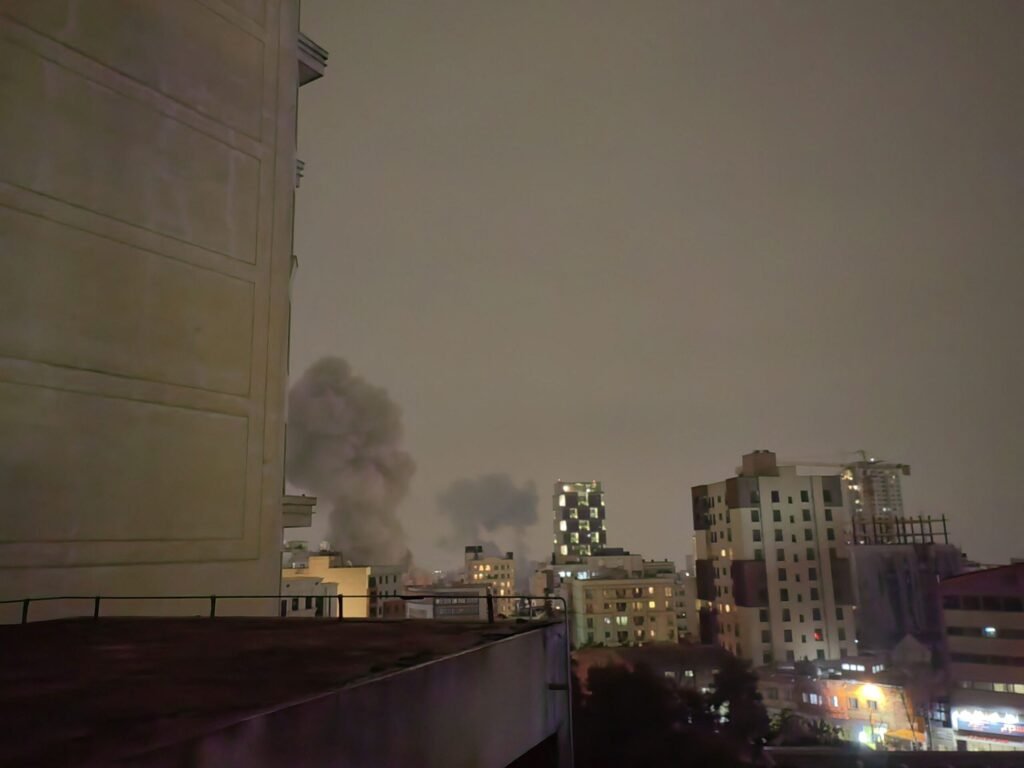 LIVE Iranul a atacat la peste 3.800 km distanță și amenință destinațiile turistice din întreaga lume. Trump nu vrea armistițiu, Teheranul pune condiții