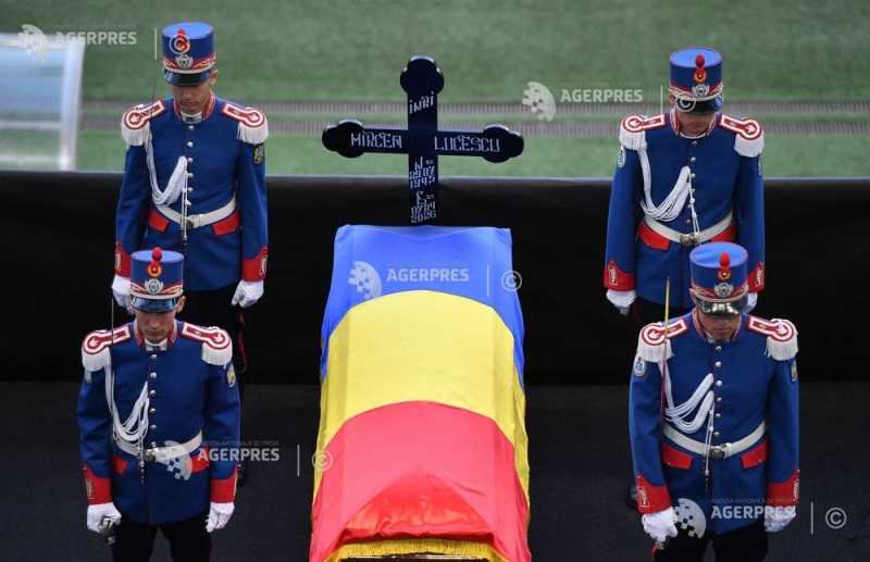 Fostul mare fotbalist și antrenor Mircea Lucescu a fost înmormântat cu onoruri militare la Cimitirul Bellu Image