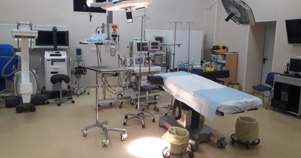 Schimbări majore în spitale: săli de operație deschise până seara și noi reguli pentru gărzi