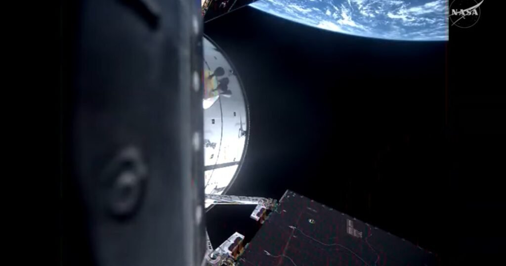 „Houston, avem o problemă la toaletă!” Cum au reparat astronauții Artemis II sistemul de colectare a deșeurilor în drum spre Lună