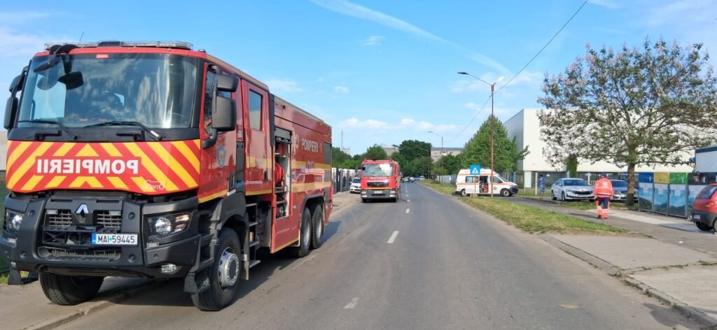 Bloc evacuat în Turnu Măgurele după ce un excavator a lovit o magistrală de gaz
