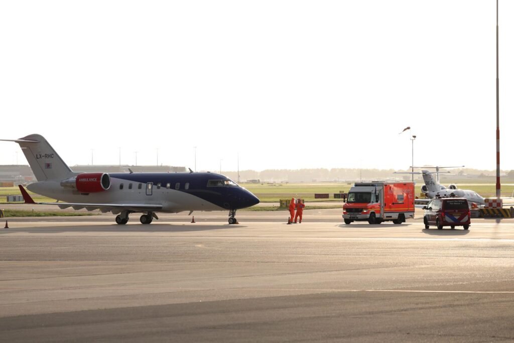 Țările UE trimit avioane pentru evacuarea pasagerilor aflați pe nava afectată de un focar de hantavirus Țările UE trimit avioane pentru evacuarea pasagerilor aflați pe nava afectată de un focar de hantavirus
