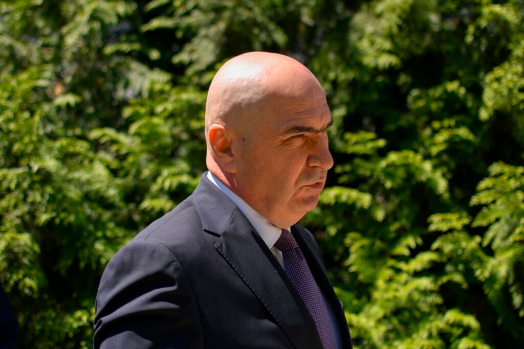 „Are niște probleme pe care nu le putem nega”