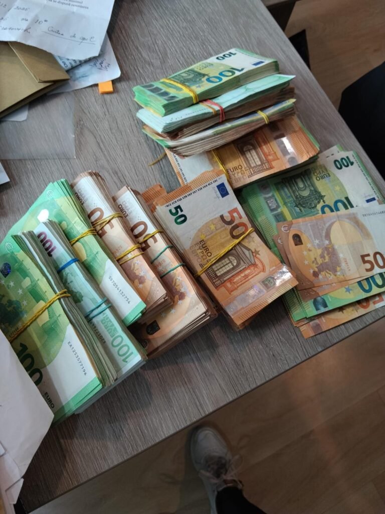 „Lasă că îi zic lui Marin Andrei direct”. Procurori din Constanța, acuzați într-un dosar cu bani în birou, intervenții în anchete și presiuni la ISU