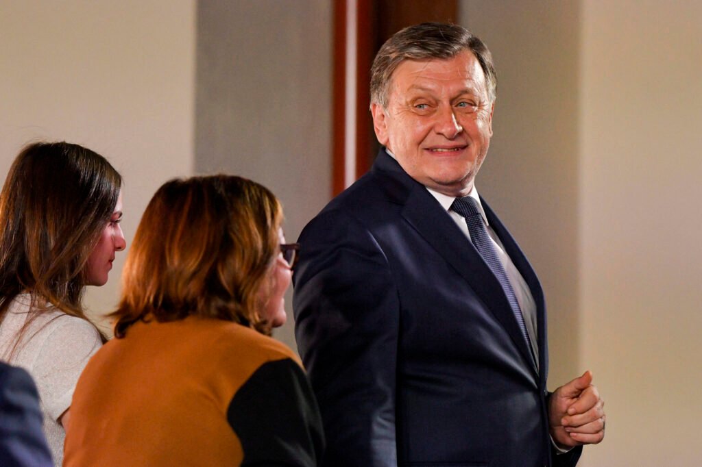 „Orban a fost bun până n-a mai fost. Azi parcă nici Cîțu nu a existat” „Orban a fost bun până n-a mai fost. Azi parcă nici Cîțu nu a existat”