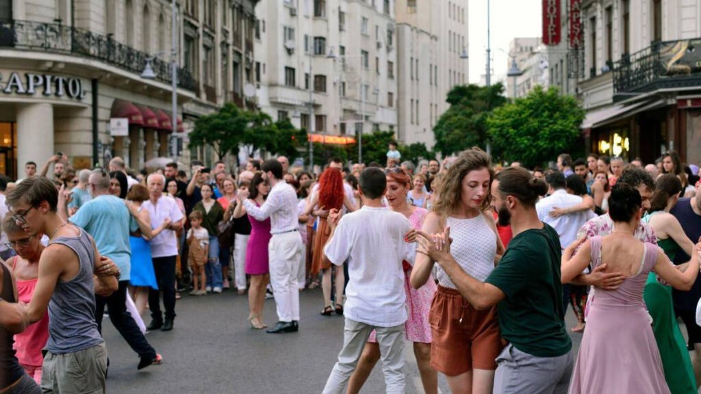Activități din anii '60 și '70 care au susținut bunăstarea mintală: 10 exemple inspiratoare