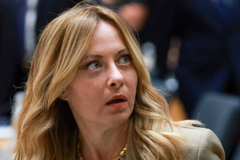 Meloni îi răspunde lui Trump: ‘Popularitatea mea nu te privește. Îți sugerez să ai grijă de a ta’ "Meloni îi răspunde lui Trump: 'Focalizează-te pe popularitatea ta'"