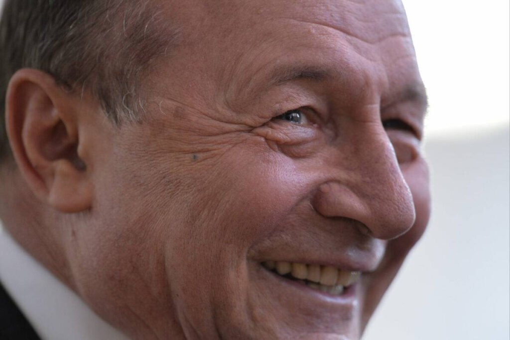 Avertismentul lui Băsescu: Ar fi catastrofal ca un guvern să se formeze cu fărâmături din zona extremistă Avertismentul lui Băsescu: Ar fi catastrofal ca un guvern să se formeze cu fărâmături din zona extremistă