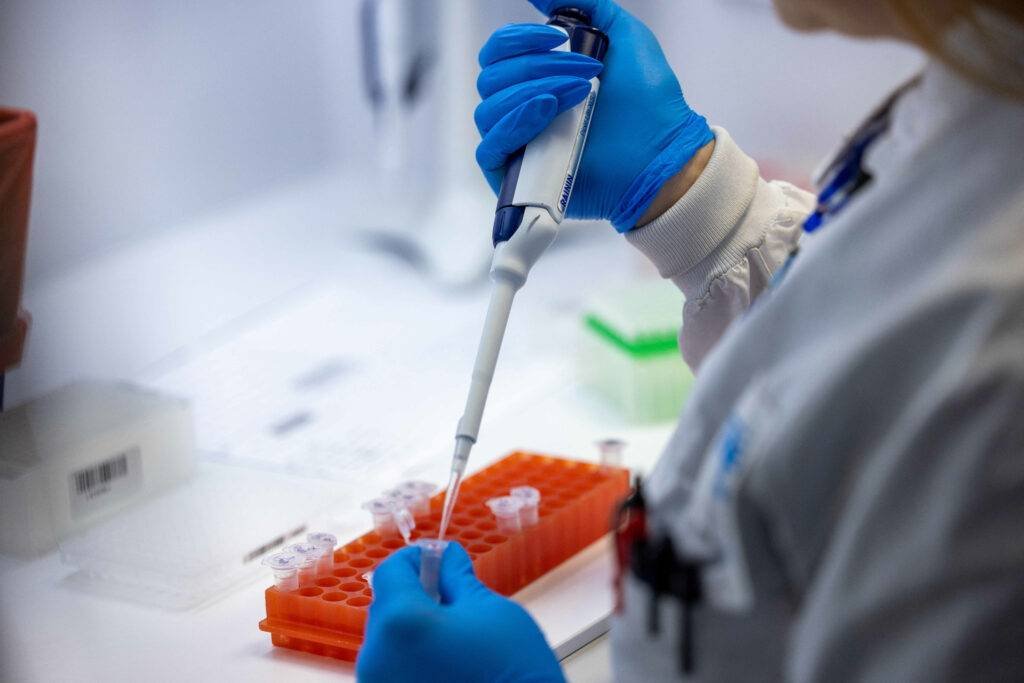 Legătura uimitoare între cancer și Alzheimer. Ce au descoperit oamenii de știință "Descoperiri Științifice: Legătura Surprinzătoare Între Cancer și Alzheimer"