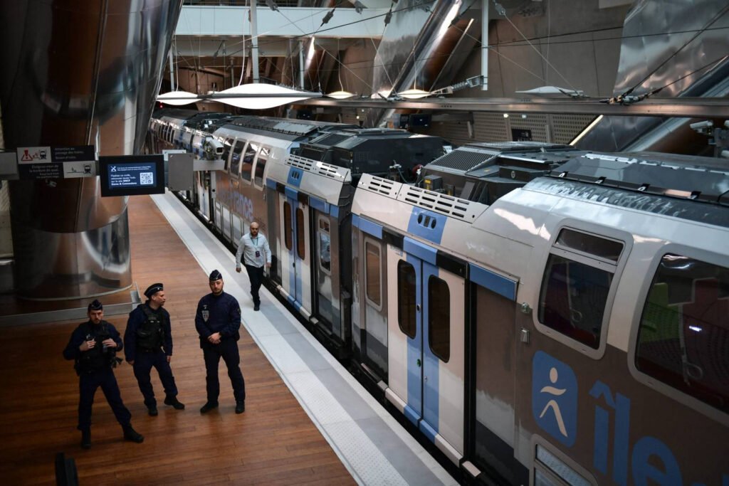 Valurile de căldură influențează transportul public din Franța "Impactul valurilor de căldură asupra transportului public în Franța"