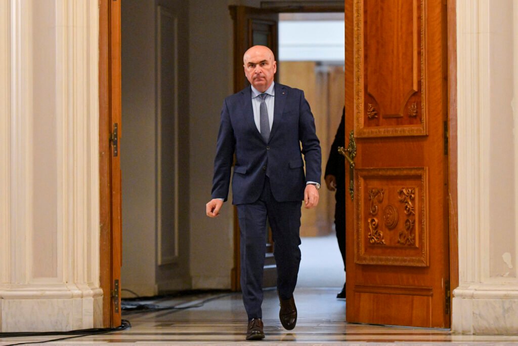 Bolojan își lansează candidatura pentru șefia PNL la congresul de duminică Bolojan își Anunță Candidatura pentru Șefia PNL la Congresul de Duminică