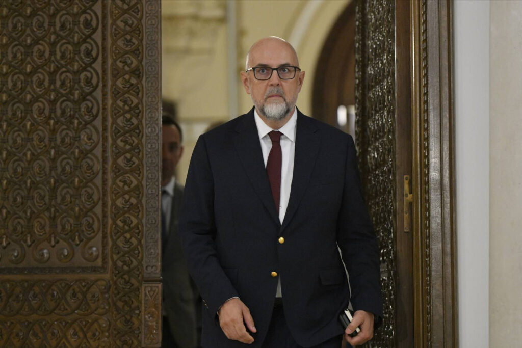 Kelemen Hunor, după discuțiile cu Nicușor Dan: Refacerea vechii coaliții nu mai este o opțiune Kelemen Hunor Anunță: Refacerea Coaliției cu Nicușor Dan Nu Este O Opțiune