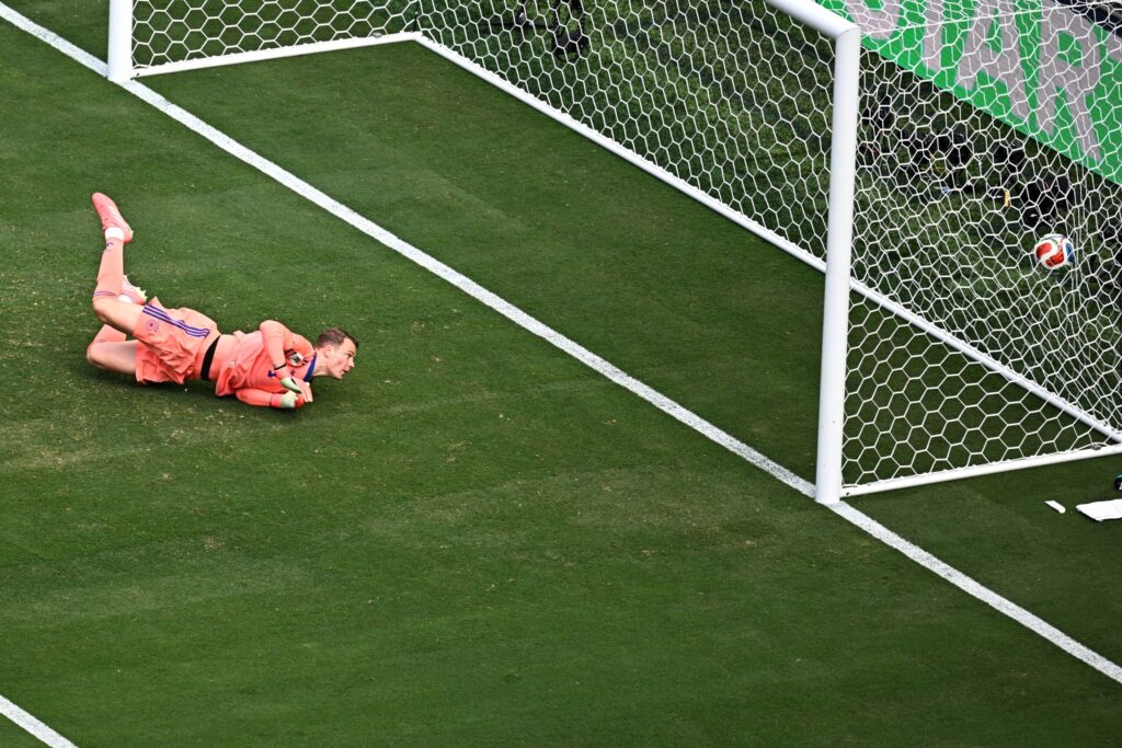 "Ecuador Secures Major Victory Against Germany in Sud"
