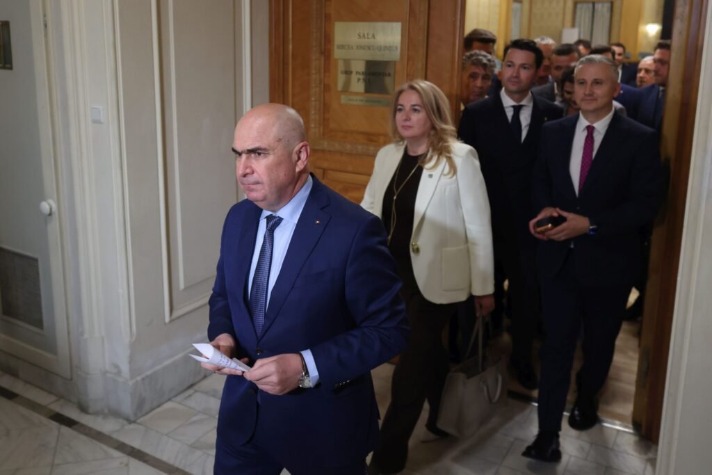 LIVE PNL continuă fierberea. AUR se lasă greu de tot. Veștea tot nu are voturile: „Zoe, fii bărbată!” "AUR și LIVE PNL: Tensiuni și Strategii în Politica Românească - 'Zoe, fii bărbată!'"