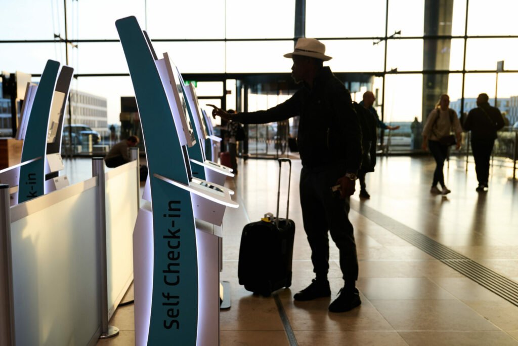 Turiștii turci invadează Grecia. De ce nu își permit și grecii să viziteze Turcia Turiștii turci invadează Grecia. De ce nu își permit și grecii să viziteze Turcia