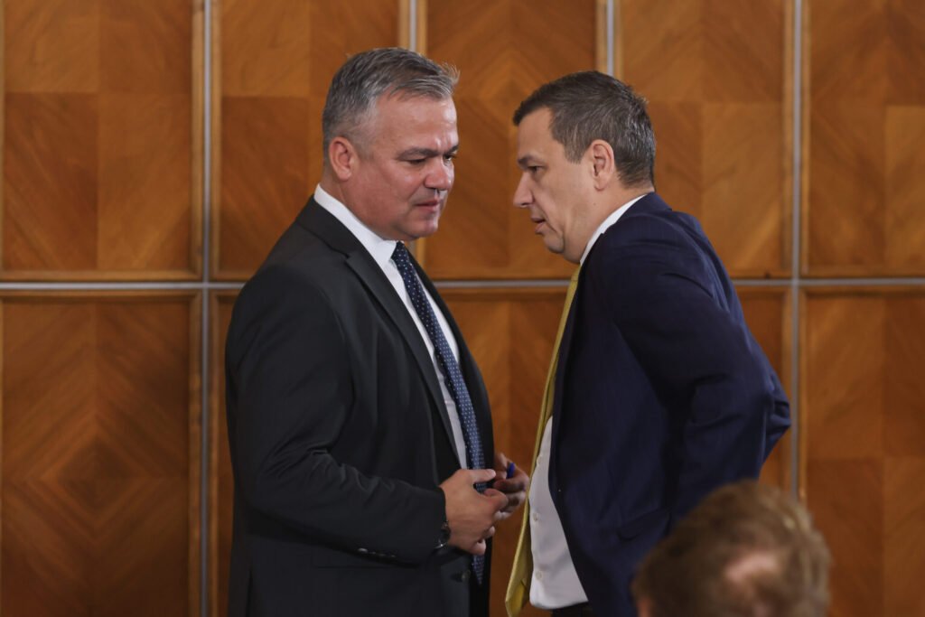 "LIVE: Guvernul Veștea solicită alegeri anticipate, negocieri intense în comisii"