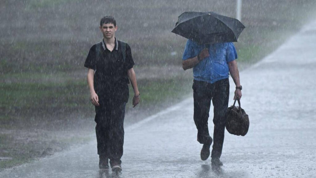 Avertizare Meteo: Cod Portocaliu pentru Vreme Severă cu Ploi Torențiale și Grindină