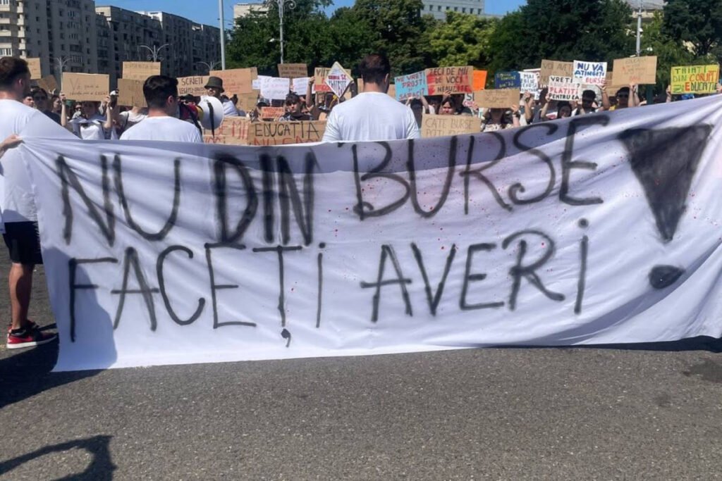 ANOSR cere Guvernului opt măsuri pentru Educație ANOSR Propune Opt Măsuri Strategice pentru Îmbunătățirea Educației în România