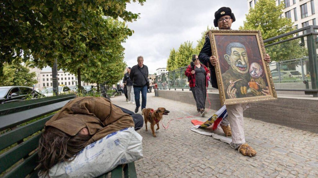 Artist rus critic al lui Putin, executat în apropierea casei sale din Polonia: anchetă internațională în desfășurare Artist rus critic al lui Putin, executat în apropierea casei sale din Polonia: anchetă internațională în desfășurare