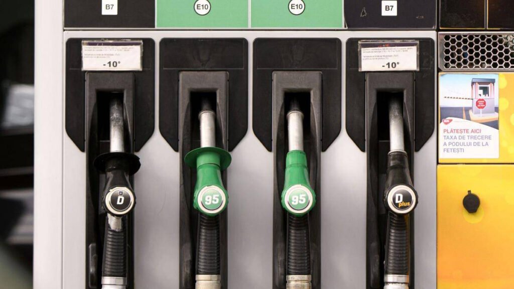 Dumitru Chisăliță: Impactul plafonării asupra prețului carburanților Impactul plafonării asupra prețului carburanților: Analiza Dumitru Chisăliță