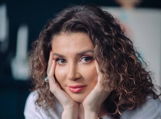 Eliza Ene Corbeanu: Cancerul nu este o formulă matematică Eliza Ene Corbeanu: Înțelegerea cancerului dincolo de formulele matematice