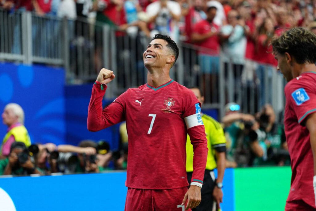 Cupa Mondială 2026: Portugalia zdrobește Uzbekistan. Cristiano Ronaldo a marcat de două ori și a stabilit un record fabulos "Cupa Mondială 2026: Victorie epocală pentru Portugalia cu Cristiano Ronaldo marcând două goluri și stabilind un nou record"