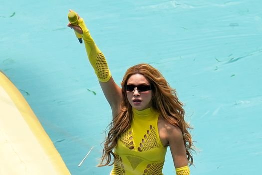 Shakira dă startul Campionatului Mondial de Fotbal Shakira Lansează Campionatul Mondial de Fotbal - Un Spectacol Memorable