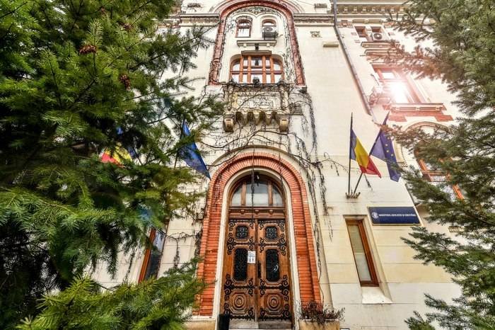 Depolitizarea inspectoratelor şcolare: „Nu ne mai putem permite ca CV-ul profesional să rămână mai puțin relevant decât carnetul potrivit de partid” Depolitizarea inspectoratelor şcolare: „Nu ne mai putem permite ca CV-ul profesional să rămână mai puțin relevant decât carnetul potrivit de partid”